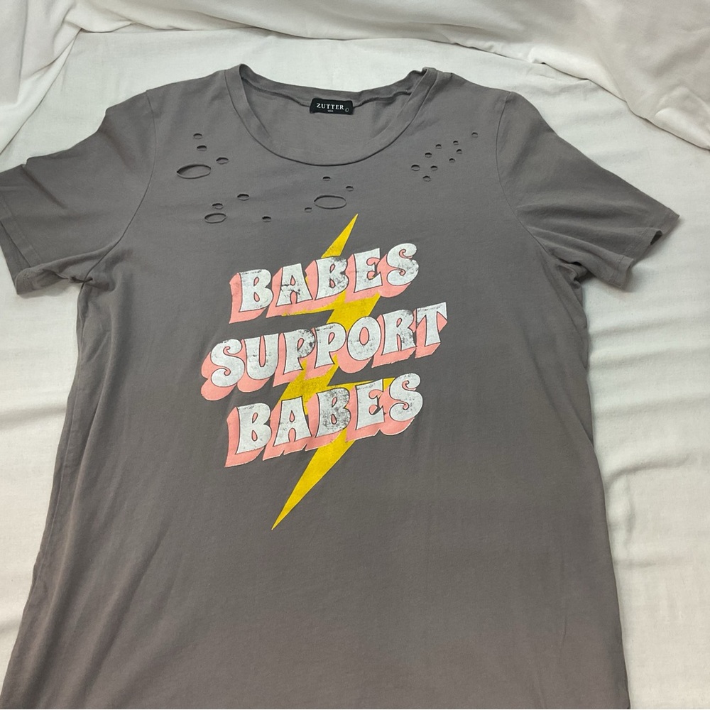 Zutter‎ Women's Dark Gray Distressed 'Babes Support Babes' T-Shirt, Size Large L
